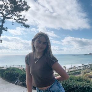 Meet your Posher, Ava